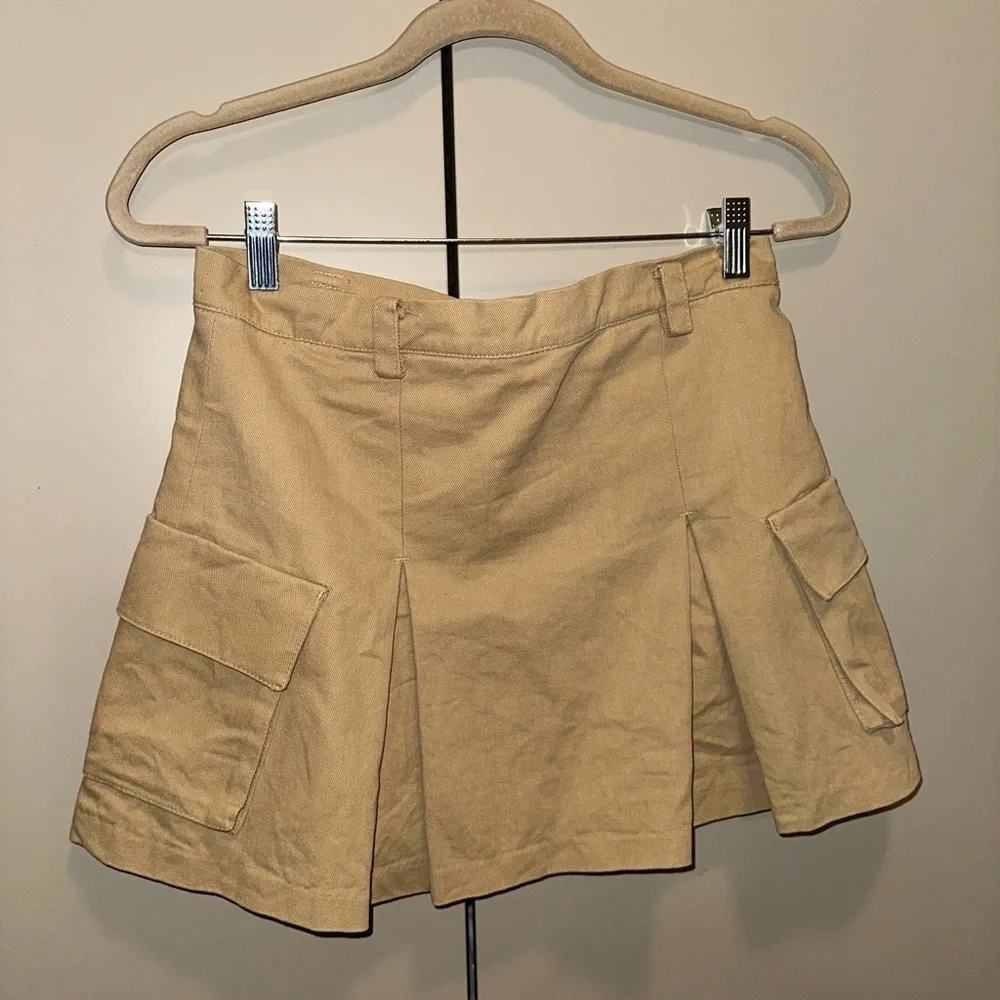 The Frankie Shop Tan Pleated Mini Skirt with Pockets size Medium